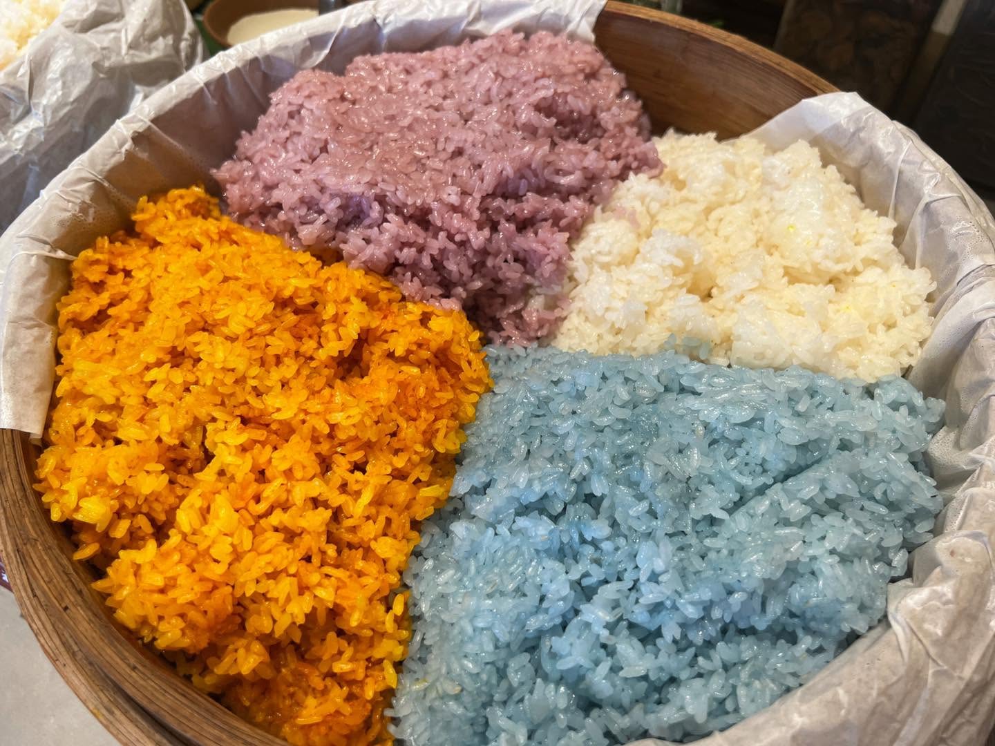 花佈院團客彩色米飯